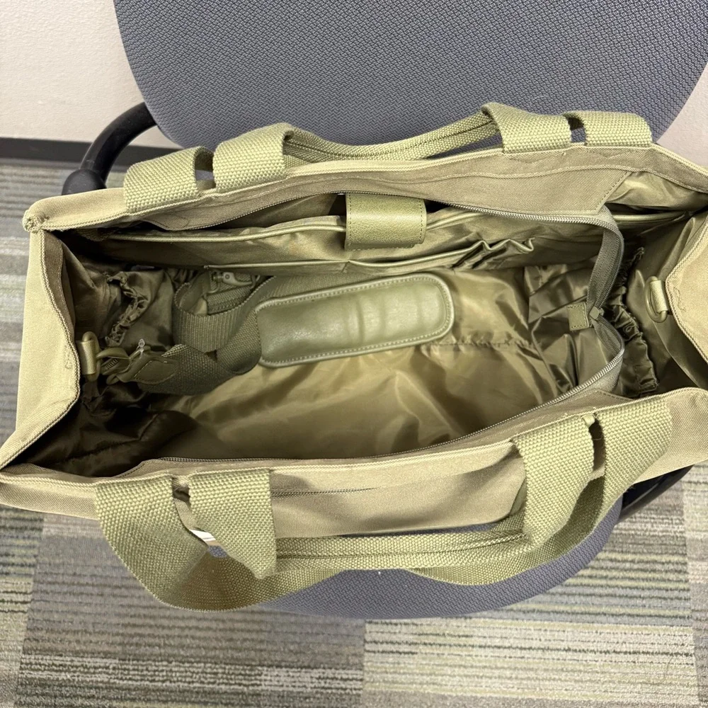 BEIS East to West Tote in Olive - Picture 5 of 5